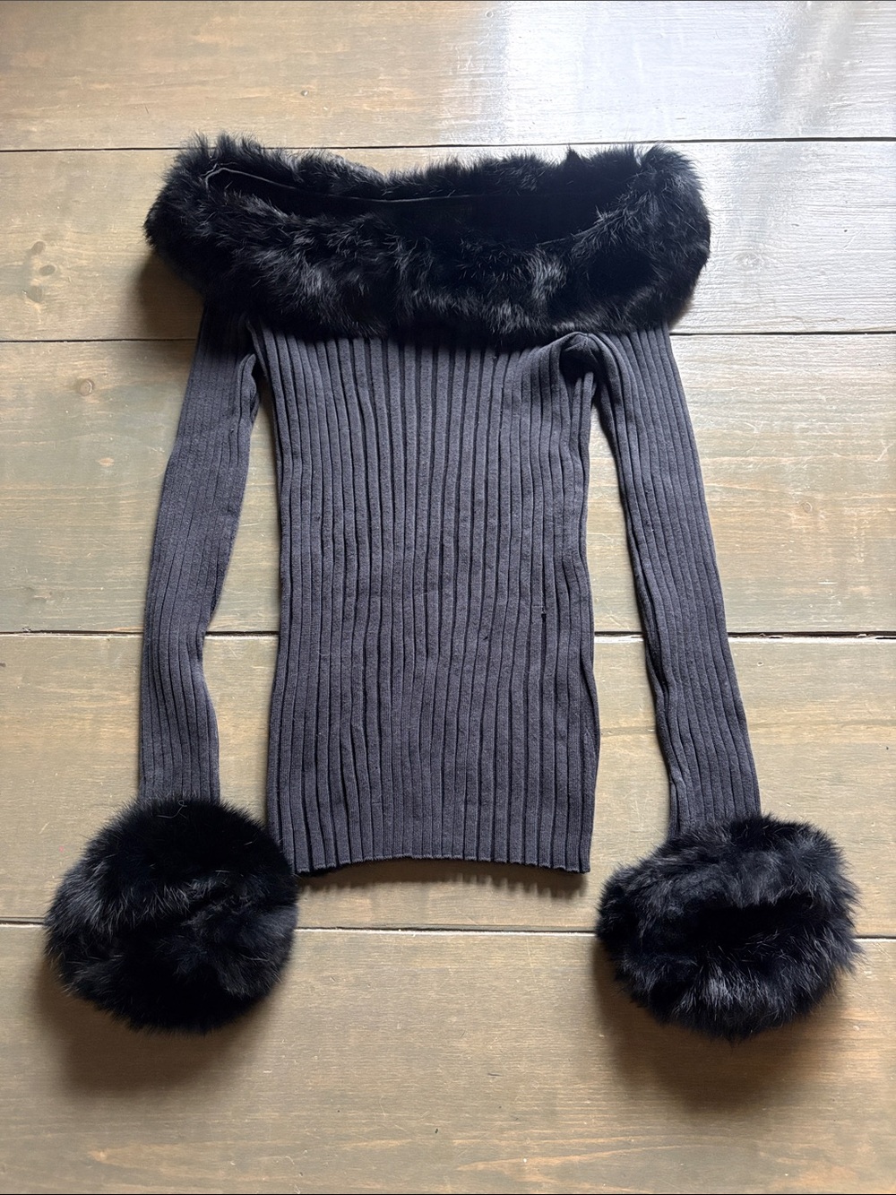 VINTAGE 1980s Silk Black Off-Shoulder Ribbed Sweater with Fur Trim